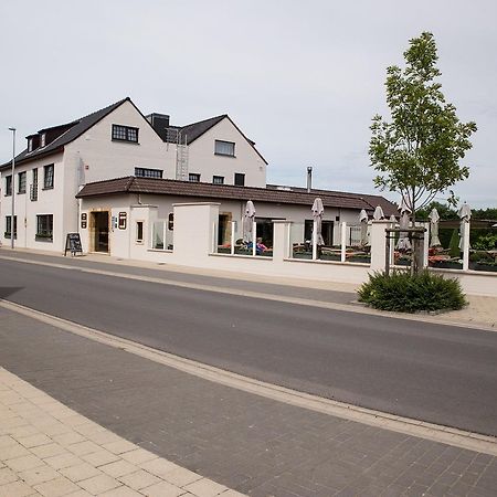 Hotel Salons De Vrede Ichtegem Esterno foto