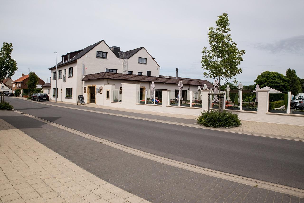 Hotel Salons De Vrede Ichtegem Esterno foto